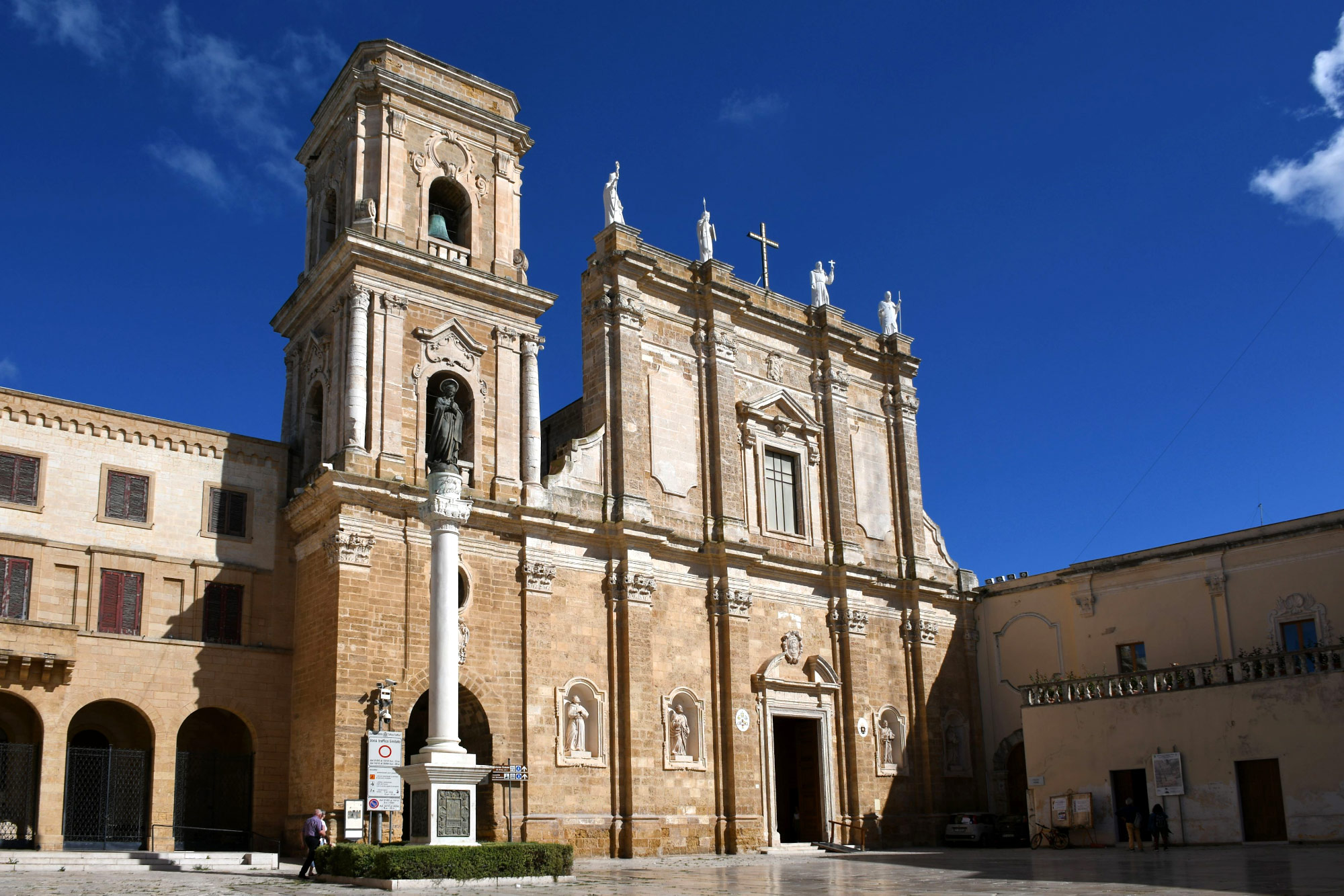 Brindisi (Photo license: CC BY 2.0)